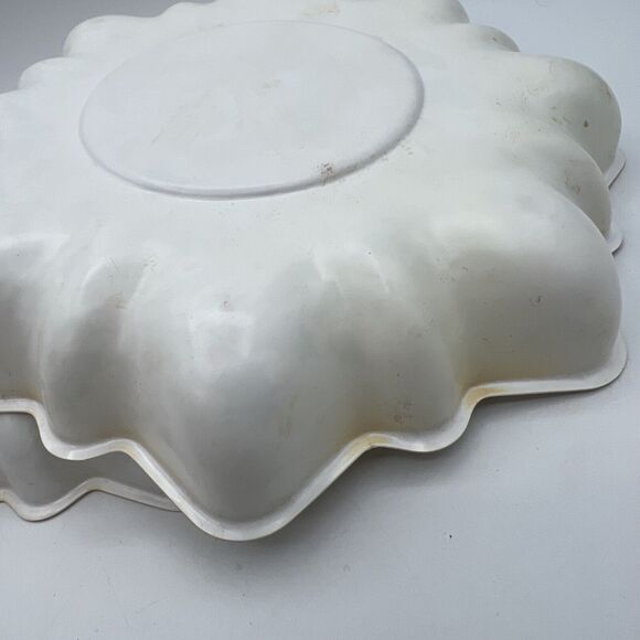 Set 2 Vtg Christmas Santa Plastic Snack Serving Tray Cookies 11" Kitsch 1980s - Picture 4 of 4